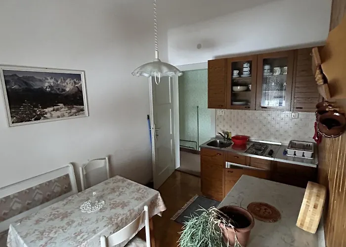 Apartma Prisojnik شقة